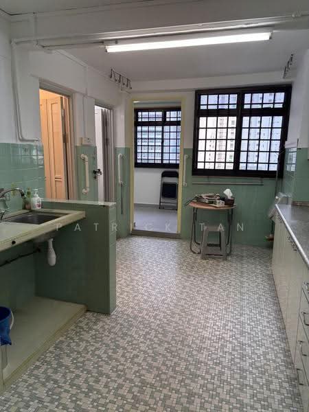 163 Lorong 1 Toa Payoh, 163 Lorong 1 Toa Payoh, Balestier / Toa Payoh, 3 Bedrooms, 699 sqft, HDB Flat For Sale, by Patrick Tan, 500244356 - Kitchen - PropertyGuru.com.sg