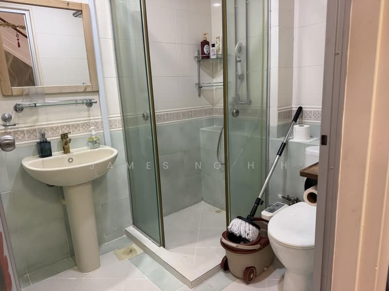 Cascadale, 730 Upper Changi Road East, 3 Bedrooms, 1,550 sqft, Condominium For Sale, by James Ng H H, 500244358 - Bathroom - PropertyGuru.com.sg