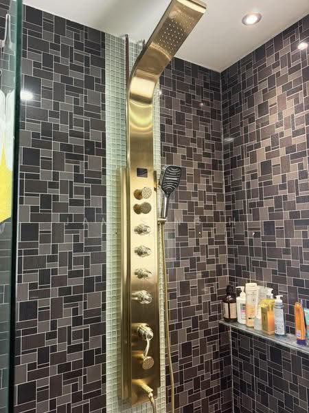 Cascadale, 730 Upper Changi Road East, 3 Bedrooms, 1,550 sqft, Condominium For Sale, by James Ng H H, 500244358 - Bathroom - PropertyGuru.com.sg