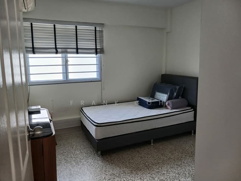 214 Lorong 8 Toa Payoh, 214 Lorong 8 Toa Payoh, 3 Bedrooms, 881 sqft, HDB Flat For Sale, by Frank Goh, 500244359 - Bedroom - PropertyGuru.com.sg