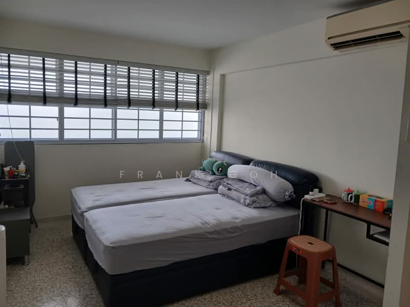 214 Lorong 8 Toa Payoh, 214 Lorong 8 Toa Payoh, 3 Bedrooms, 881 sqft, HDB Flat For Sale, by Frank Goh, 500244359 - Bedroom - PropertyGuru.com.sg