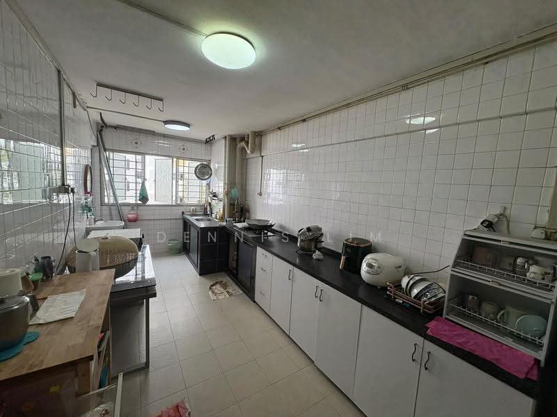 338 Bukit Batok Street 34, 338 Bukit Batok Street 34, 3 Bedrooms, 958 sqft, HDB Flat For Sale, by Dennis Lim, 500244360 - Kitchen - PropertyGuru.com.sg