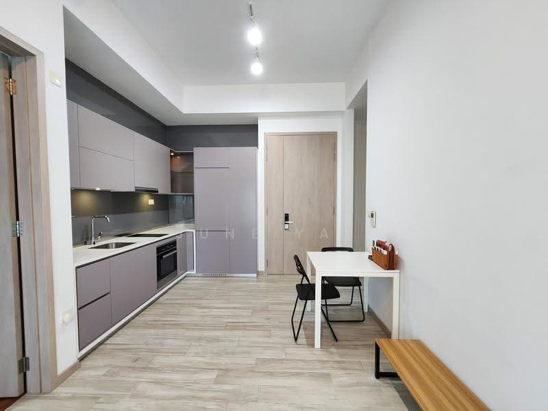 J Gateway, 6 Gateway Drive, 2 Bedrooms, 678 sqft, Condominium For Rent, by June Yap, 500244369 - Kitchen Dining - PropertyGuru.com.sg