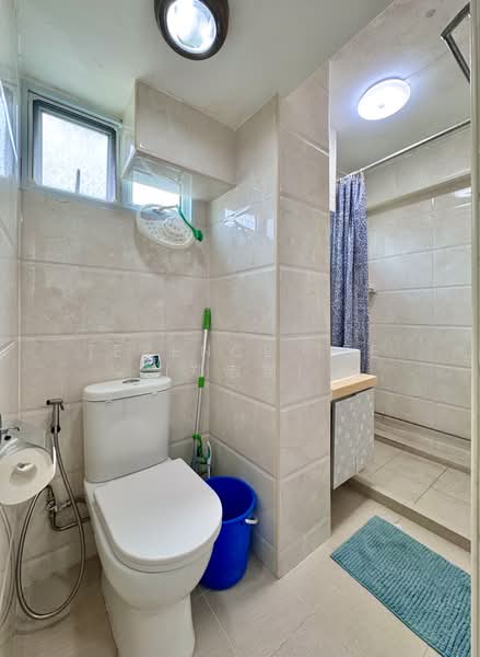 67 Marine Drive, 67 Marine Drive, 2 Bedrooms, 818 sqft, HDB Flat For Rent, by Terence Tee (郑志翔), 500244370 - Bathroom - PropertyGuru.com.sg