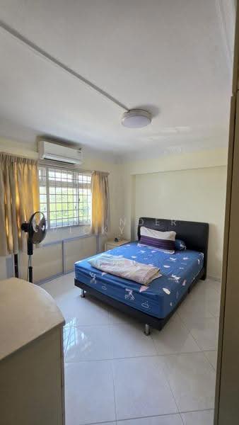 818 Jurong West Street 81, 818 Jurong West Street 81, 4 Bedrooms, 1,357 sqft, HDB Flat For Sale, by Ravinder Ricky Singh, 500244374 - Master Bedroom - PropertyGuru.com.sg