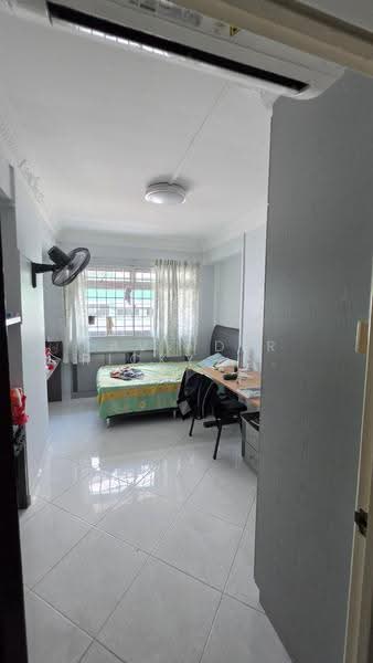 818 Jurong West Street 81, 818 Jurong West Street 81, 4 Bedrooms, 1,357 sqft, HDB Flat For Sale, by Ravinder Ricky Singh, 500244374 - Bedroom - PropertyGuru.com.sg