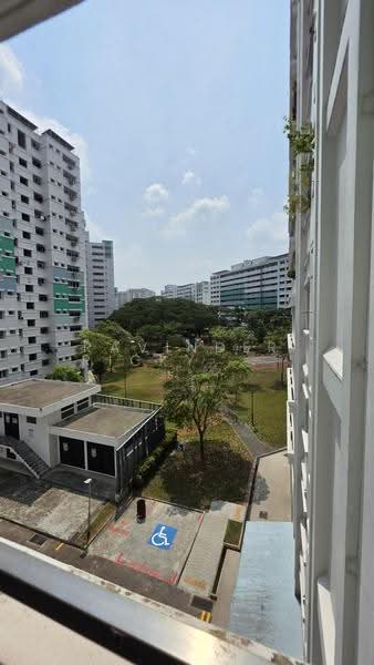 818 Jurong West Street 81, 818 Jurong West Street 81, 4 Bedrooms, 1,357 sqft, HDB Flat For Sale, by Ravinder Ricky Singh, 500244374 - Exterior - PropertyGuru.com.sg