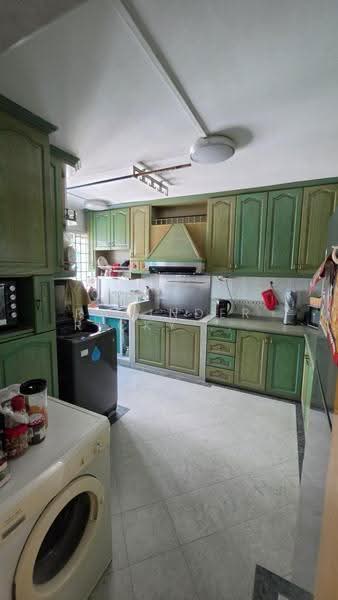 818 Jurong West Street 81, 818 Jurong West Street 81, 4 Bedrooms, 1,357 sqft, HDB Flat For Sale, by Ravinder Ricky Singh, 500244374 - Kitchen - PropertyGuru.com.sg