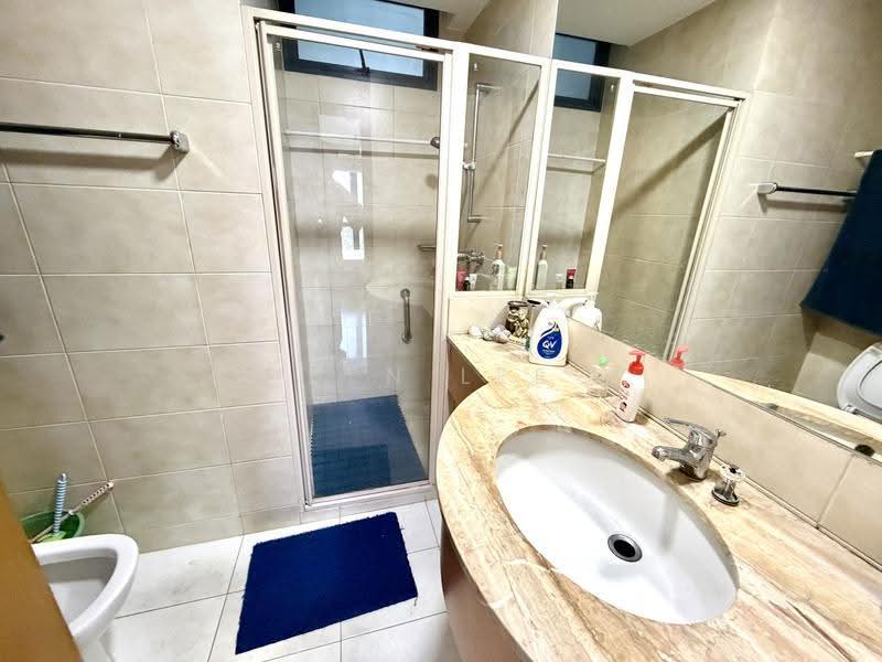 Blue Horizon, 23 West Coast Crescent, Buona Vista / West Coast / Clementi New Town, 3 Bedrooms, 1,163 sqft, Condominium For Sale, by Ben Lee, 500244375 - Bathroom - PropertyGuru.com.sg