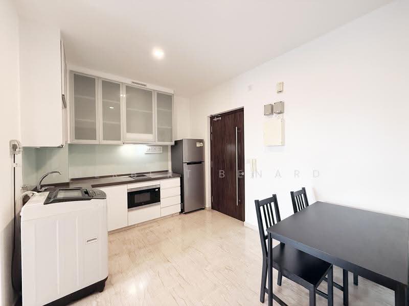 275 Thomson Road photo 5