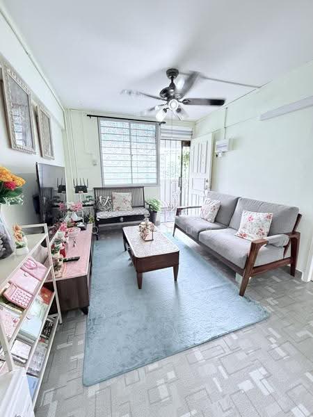 209 Boon Lay Place, 209 Boon Lay Place, 2 Bedrooms, 700 sqft, HDB Flat For Sale, by SQ Raudha, 500244397 - Living Room - PropertyGuru.com.sg