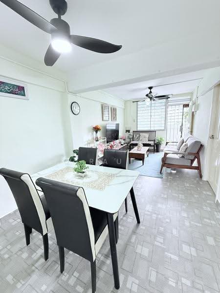 209 Boon Lay Place, 209 Boon Lay Place, 2 Bedrooms, 700 sqft, HDB Flat For Sale, by SQ Raudha, 500244397 - Dining Area - PropertyGuru.com.sg