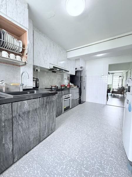 209 Boon Lay Place, 209 Boon Lay Place, 2 Bedrooms, 700 sqft, HDB Flat For Sale, by SQ Raudha, 500244397 - Kitchen - PropertyGuru.com.sg
