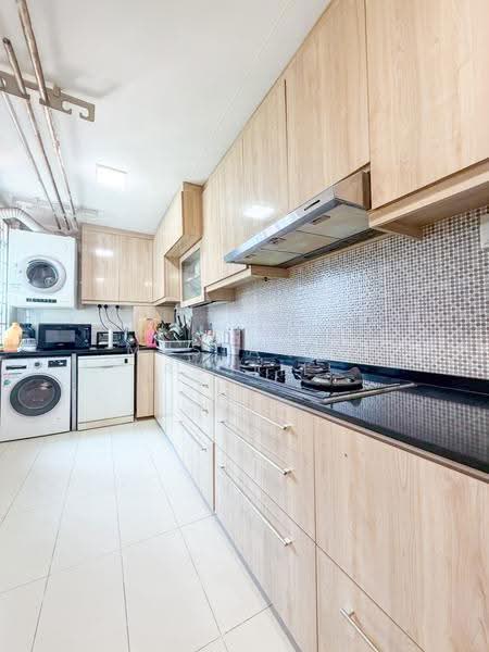 178 Edgefield Plains, 178 Edgefield Plains, 3 Bedrooms, 1,184 sqft, HDB Flat For Sale, by Mustaqim Roslie, 500244403 - Kitchen - PropertyGuru.com.sg