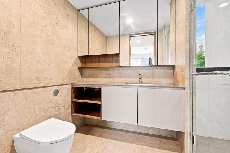 Norwood Grand, 6 Champions Way, 3 Bedrooms, 904 sqft, Condominium For Rent, by Michael Chen, 500244405 - Bathroom - PropertyGuru.com.sg
