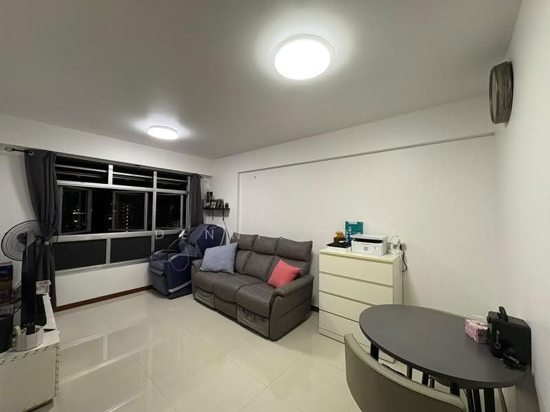 440A Bukit Batok West Avenue 8, 440A Bukit Batok West Avenue 8, 1 Bedroom, 505 sqft, HDB Flat For Sale, by Dennis Lim, 500244408 - Living Room - PropertyGuru.com.sg