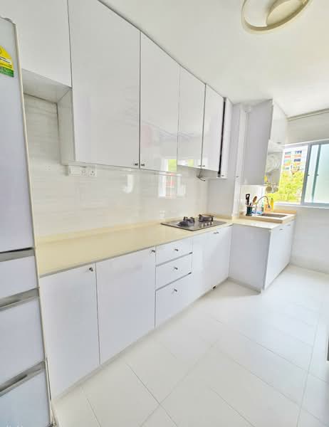 166 Bishan Street 13, 166 Bishan Street 13, 3 Bedrooms, 947 sqft, HDB Flat For Sale, by Adrian Tan, 500244410 - Kitchen - PropertyGuru.com.sg
