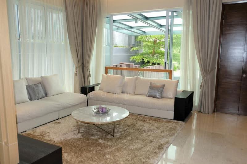Available Immediately | D17 Toh Crescent | 2.5 Semi-D with Pool, Spacious Rooms & Breezy Views!, Toh Crescent, 5 Bedrooms, 5,390 sqft, Semi-Detached House For Rent, by Osborn Yeo, 500244412 - Living Room - PropertyGuru.com.sg