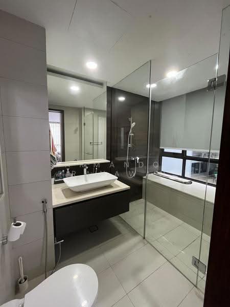 D'Nest, 131 Pasir Ris Grove, 4 Bedrooms, 1,270 sqft, Condominium For Sale, by Armando Pranawan, 500244421 - Bathroom - PropertyGuru.com.sg