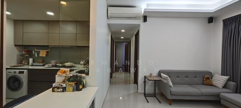 D'Nest, 131 Pasir Ris Grove, 4 Bedrooms, 1,270 sqft, Condominium For Sale, by Armando Pranawan, 500244421 - Kitchen - PropertyGuru.com.sg