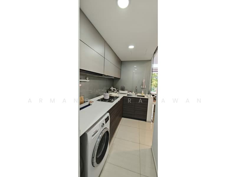 D'Nest, 131 Pasir Ris Grove, 4 Bedrooms, 1,270 sqft, Condominium For Sale, by Armando Pranawan, 500244421 - Kitchen - PropertyGuru.com.sg