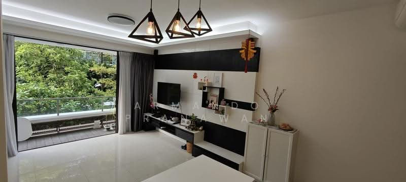 D'Nest, 131 Pasir Ris Grove, 4 Bedrooms, 1,270 sqft, Condominium For Sale, by Armando Pranawan, 500244421 - Living Room - PropertyGuru.com.sg