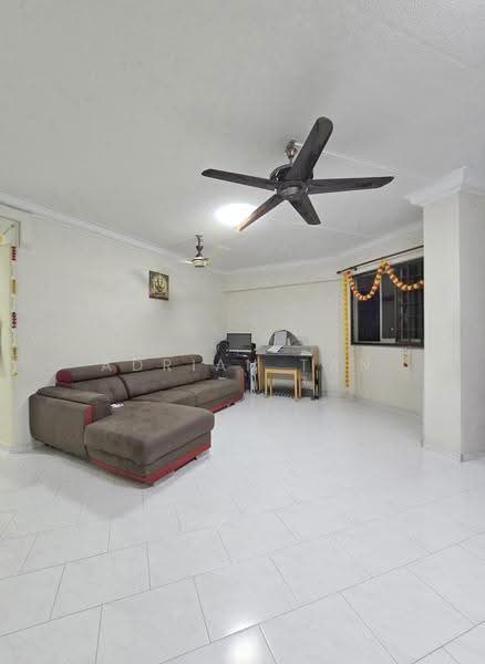 452 Hougang Avenue 10, 452 Hougang Avenue 10, Hougang / Punggol / Sengkang, 3 Bedrooms, 1,184 sqft, HDB Flat For Sale, by Adrian Tan, 500244424 - Living Room - PropertyGuru.com.sg