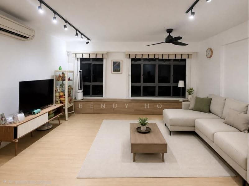 676C Yishun Ring Road, 676C Yishun Ring Road, 3 Bedrooms, 1,216 sqft, HDB Flat For Sale, by Bendy Ho, 500244425 - Living Room - PropertyGuru.com.sg