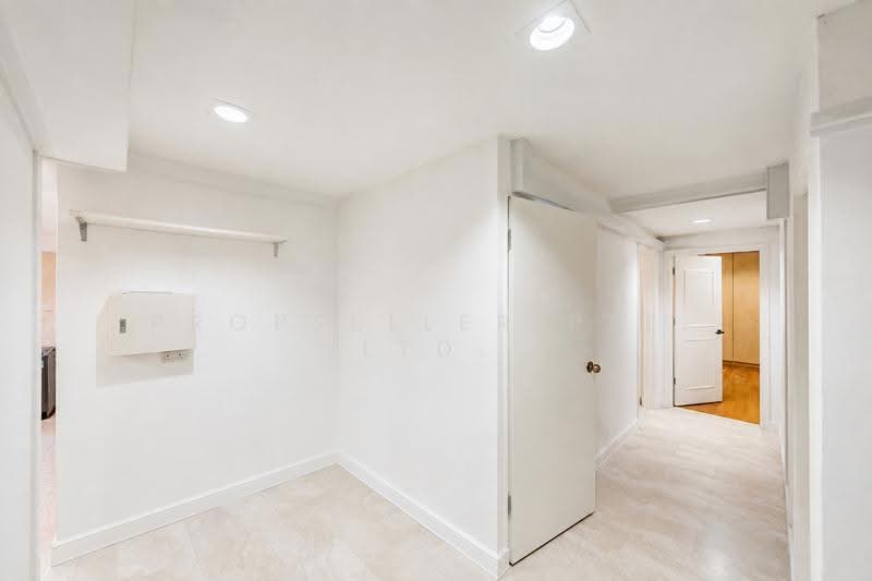 Sunflower Court, 30 Lorong 6 Geylang, 3 Bedrooms, 1,184 sqft, Condominium For Sale, by Kelly Tan, 500244433 - Interior - PropertyGuru.com.sg