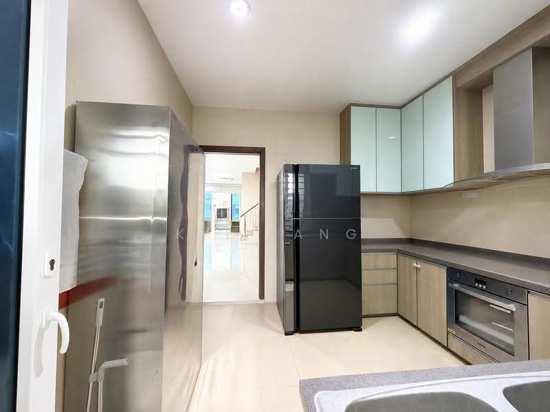 Huge Semi-D 6 Ensuite Room with Lift and Granny Room, Wak Hassan Drive, Sembawang / Yishun, 8 Bedrooms, 4,790 sqft, Semi-Detached House For Sale, by Kye Tang, 500244473 - Dry Kitchen - PropertyGuru.com.sg