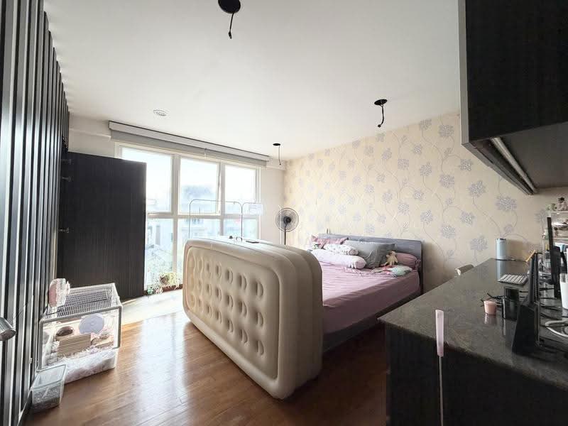 Huge Semi-D 6 Ensuite Room with Lift and Granny Room, Wak Hassan Drive, Sembawang / Yishun, 8 Bedrooms, 4,790 sqft, Semi-Detached House For Sale, by Kye Tang, 500244473 - Bedroom - PropertyGuru.com.sg