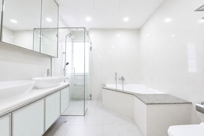 Regency Park, 9 Nathan Road, 4 Bedrooms, 3,650 sqft, Condominium For Rent, by Lim Sheng Loo, 500244478 - Bathroom - PropertyGuru.com.sg