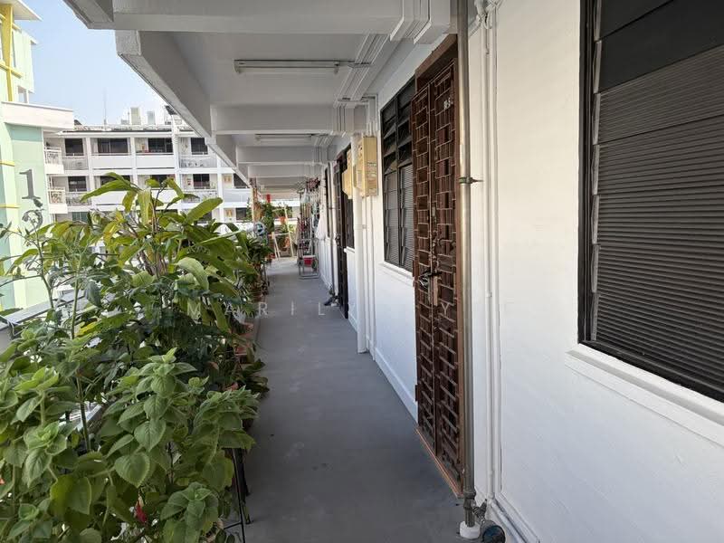 126 Lorong 1 Toa Payoh, 126 Lorong 1 Toa Payoh, 2 Bedrooms, 721 sqft, HDB Flat For Sale, by Marilyn Yee, 500244482 - Corridor - PropertyGuru.com.sg