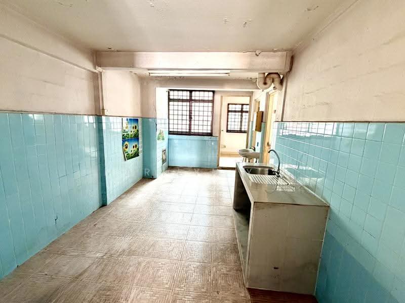 126 Lorong 1 Toa Payoh, 126 Lorong 1 Toa Payoh, 2 Bedrooms, 721 sqft, HDB Flat For Sale, by Marilyn Yee, 500244482 - Kitchen - PropertyGuru.com.sg