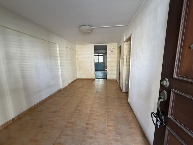 126 Lorong 1 Toa Payoh, 126 Lorong 1 Toa Payoh, 2 Bedrooms, 721 sqft, HDB Flat For Sale, by Marilyn Yee, 500244482 - Entrance into living - PropertyGuru.com.sg