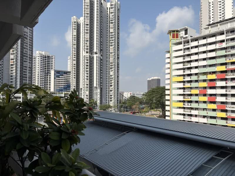 126 Lorong 1 Toa Payoh, 126 Lorong 1 Toa Payoh, 2 Bedrooms, 721 sqft, HDB Flat For Sale, by Marilyn Yee, 500244482 - View from corridor - PropertyGuru.com.sg
