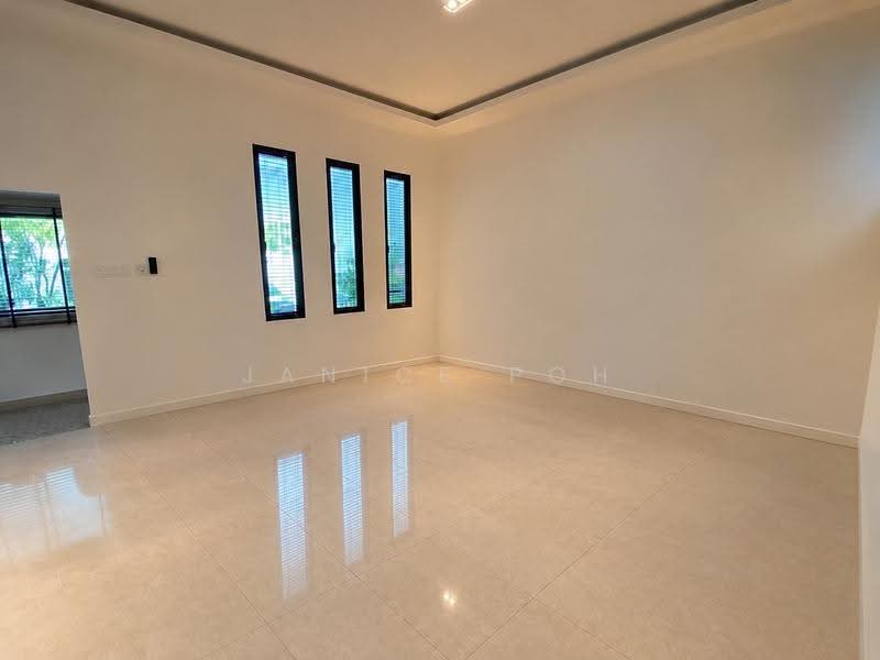 Pasir Ris Beach Park, Pasir Ris, Pasir Ris / Tampines, 4 Bedrooms, 3,800 sqft, Semi-Detached House For Sale, by Janice Poh, 500244484 - Living Room - PropertyGuru.com.sg