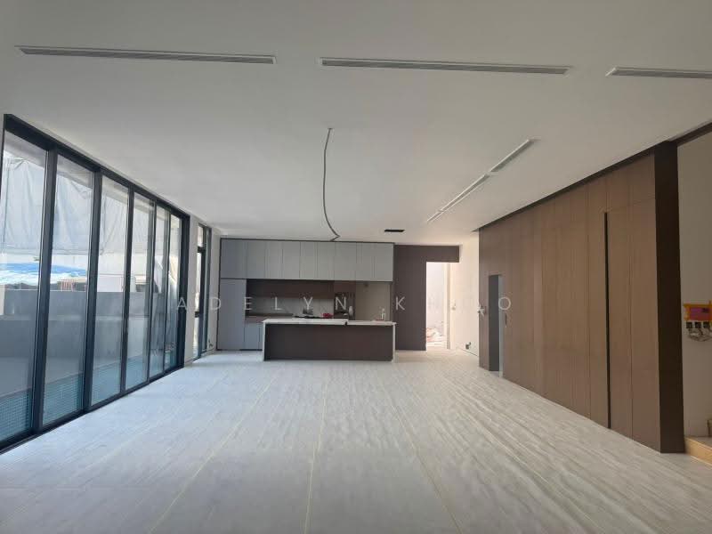 ADELYN 93259988 TOP CHOICE SEMI D WITH UNBLOCK GREENERY VIEW WITH LIFT & POOL, Greenleaf/ holland / sixth ave / Bukit Timah/ namly/ Maryland, Tanglin / Holland / Bukit Timah, 5 Bedrooms, 6,926 sqft, Semi-Detached House For Sale, by Adelyn Khoo, 500244487 - Kitchen - PropertyGuru.com.sg