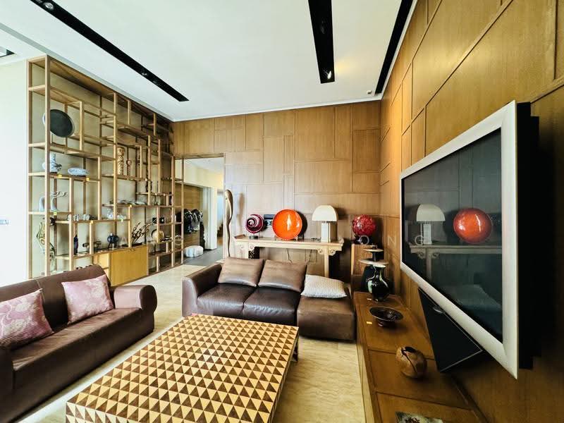 Newton Suites, 60 Newton Road, 3 Bedrooms, 4,865 sqft, Apartment For Sale, by Ang Pei Xiong, 500244498 - Living Room - PropertyGuru.com.sg