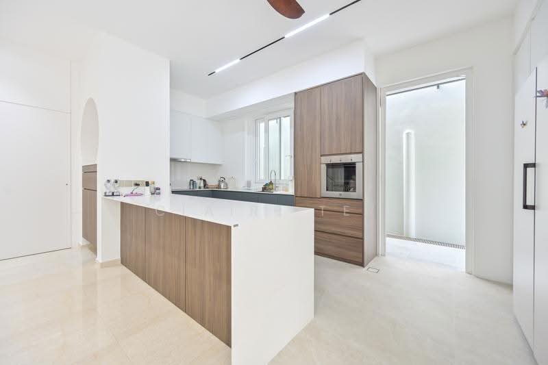 ** New excl listing at D16 along Sennett Drive. Modern and lavishly renovated **, , 5 Bedrooms, 4,102 sqft, Semi-Detached House For Sale, by Claire Tey, 500244502 - Kitchen - PropertyGuru.com.sg
