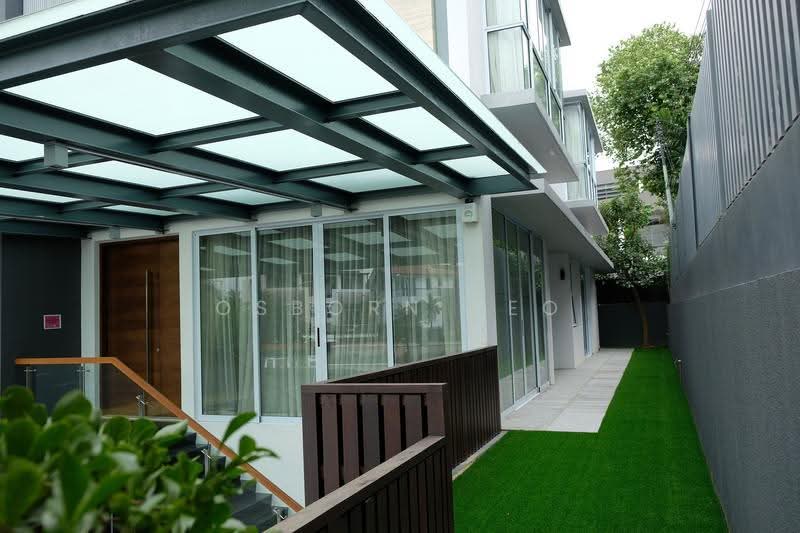 Freehold D17 Toh Crescent | 2.5 Semi-D with Attic & Pool, Spacious Rooms & Breezy Views!, Toh Crescent, 5 Bedrooms, 5,390 sqft, Semi-Detached House For Sale, by Osborn Yeo, 500244514 - Exterior - PropertyGuru.com.sg