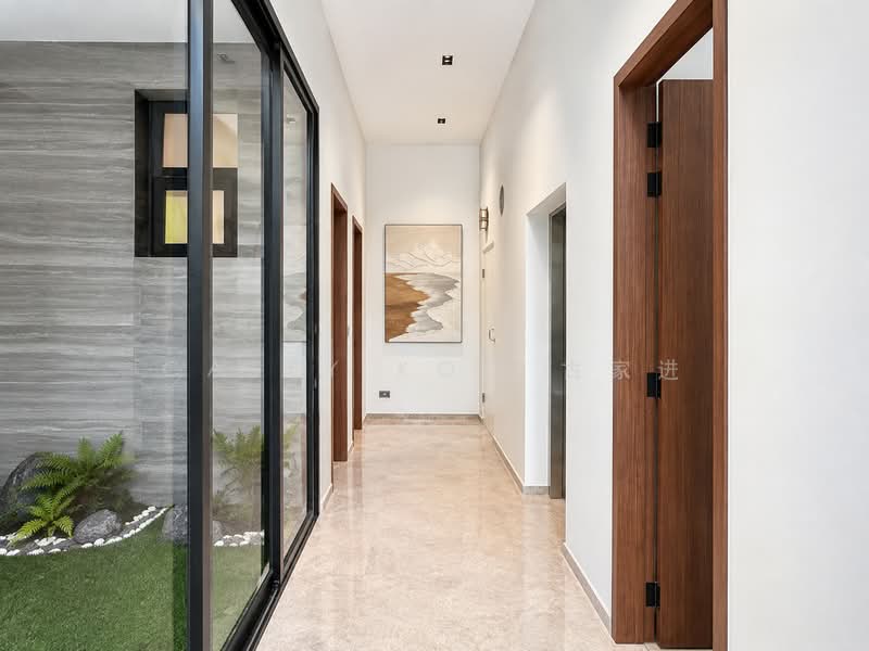 D27 | INTER-TERRACE | MOTIVATED SELLER, Sembawang / Yishun, 5 Bedrooms, 4,834 sqft, Terraced House For Sale, by Casey Koo 古家进, 500244518 - Corridor - PropertyGuru.com.sg