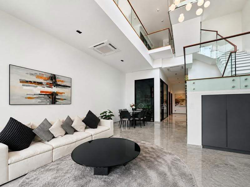D27 | INTER-TERRACE | MOTIVATED SELLER, Sembawang / Yishun, 5 Bedrooms, 4,834 sqft, Terraced House For Sale, by Casey Koo 古家进, 500244518 - Living Room - PropertyGuru.com.sg