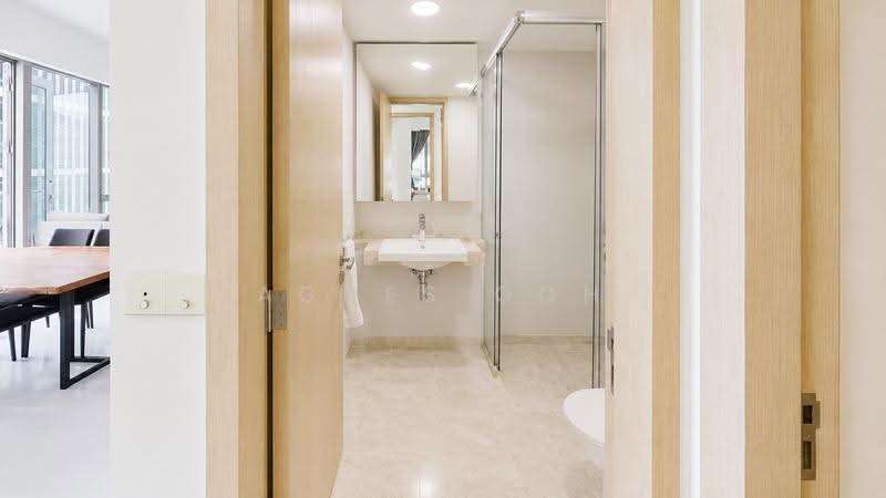 One Shenton, 1 Shenton Way, Boat Quay / Raffles Place / Marina, 2 Bedrooms, 1,227 sqft, Condominium For Sale, by Agnes Goh, 500244520 - Bathroom - PropertyGuru.com.sg