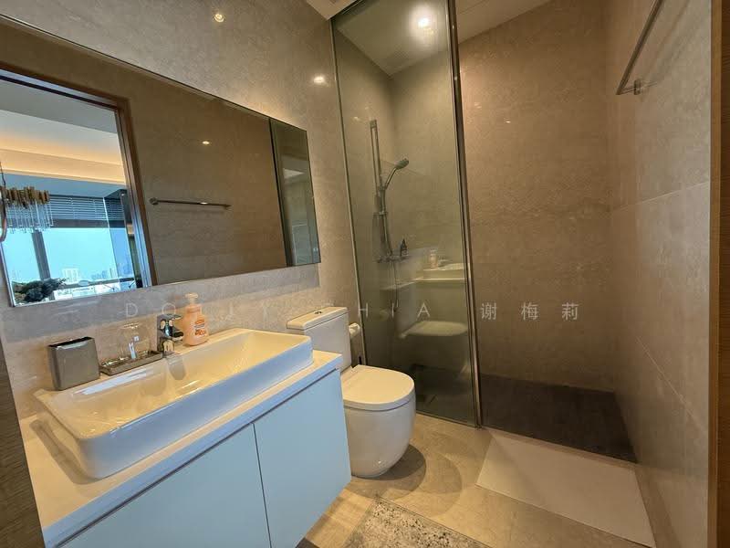 Alba, 8 Cairnhill Rise, 3 Bedrooms, 1,905 sqft, Condominium For Sale, by Dolly Chia 谢梅莉, 500244528 - Bathroom - PropertyGuru.com.sg