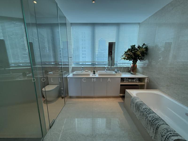 Alba, 8 Cairnhill Rise, 3 Bedrooms, 1,905 sqft, Condominium For Sale, by Dolly Chia 谢梅莉, 500244528 - Bathroom - PropertyGuru.com.sg
