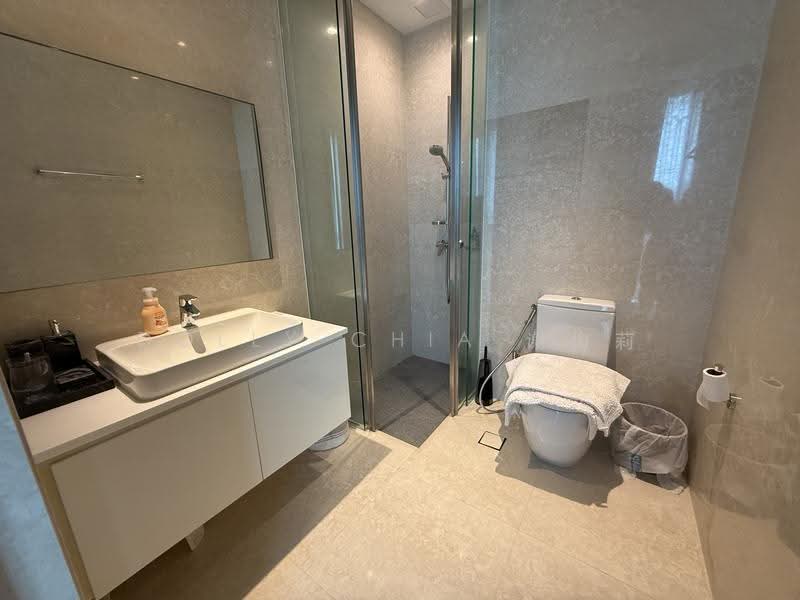 Alba, 8 Cairnhill Rise, 3 Bedrooms, 1,905 sqft, Condominium For Sale, by Dolly Chia 谢梅莉, 500244528 - Bathroom - PropertyGuru.com.sg