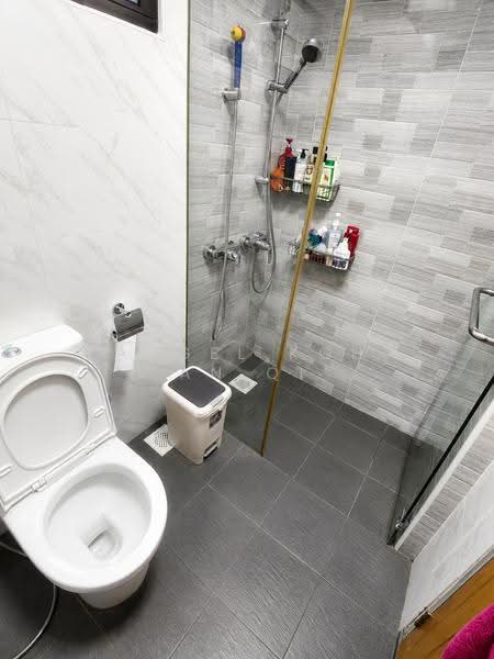 79B Toa Payoh Central, 79B Toa Payoh Central, 3 Bedrooms, 979 sqft, HDB Flat For Sale, by Angel Koh An Qi, 500244532 - Bathroom - PropertyGuru.com.sg