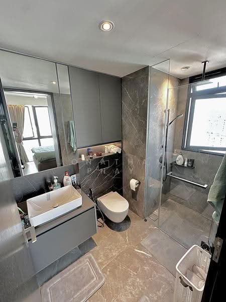 Irwell Hill Residences, 6 Irwell Hill, Orchard / River Valley, 2 Bedrooms, 678 sqft, Condominium For Sale, by Jonathan Phay, 500244545 - Master Bathroom - PropertyGuru.com.sg