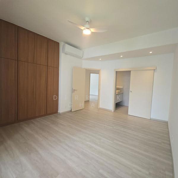 Elizabeth Heights, 57 Cairnhill Road, Orchard / River Valley, 4 Bedrooms, 2,574 sqft, Condominium For Sale, by Derrick Chau, 500244557 - Bedroom - PropertyGuru.com.sg